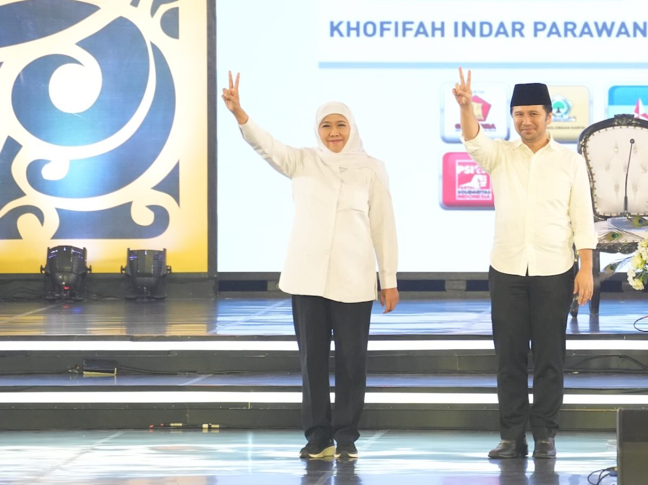 Cagub Khofifah Emil saat debat publik 3 Cagub Jatim, Senin 18/11/2024.