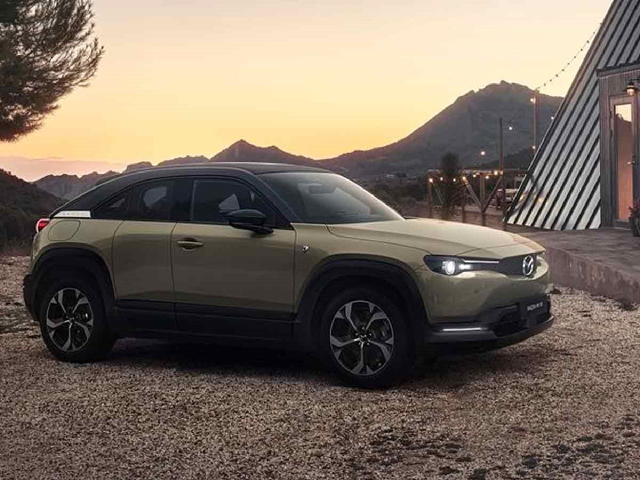 Mazda MX-30 Retro Sports Edition. SP/ JKT