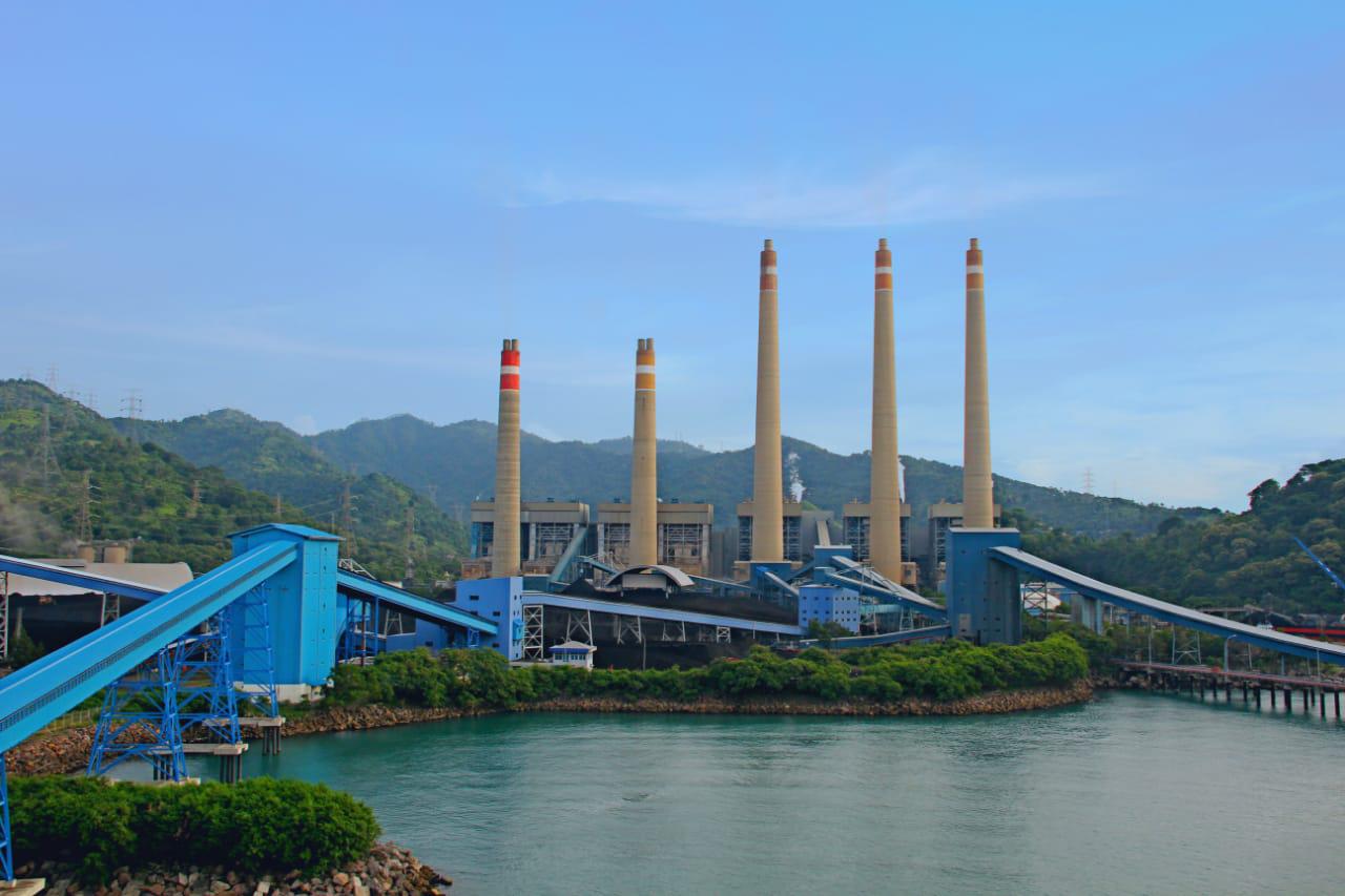 Tampilan Pembangkit Listrik Tenaga Uap (PLTU) Suralaya Unit 1-7 dengan total kapasitas terpasang 3.400 Megawatt (MW), penyumbang 10 persen dari energi listrik kebutuhan Jawa, Madura, Bali (Jamali). Foto/Humas PLN