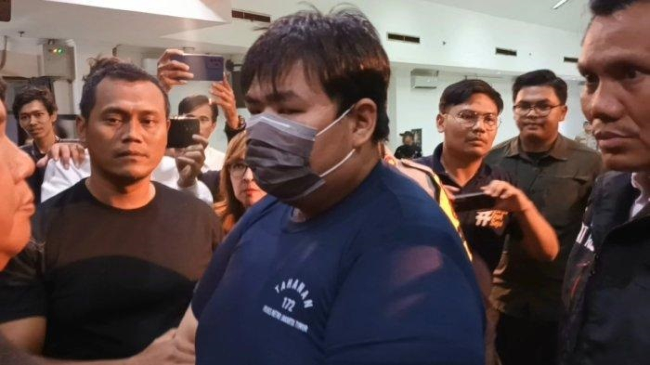 George Sugama Halim, sudah berbaju tahanan, sejak Senin (16/12/2024) malam.