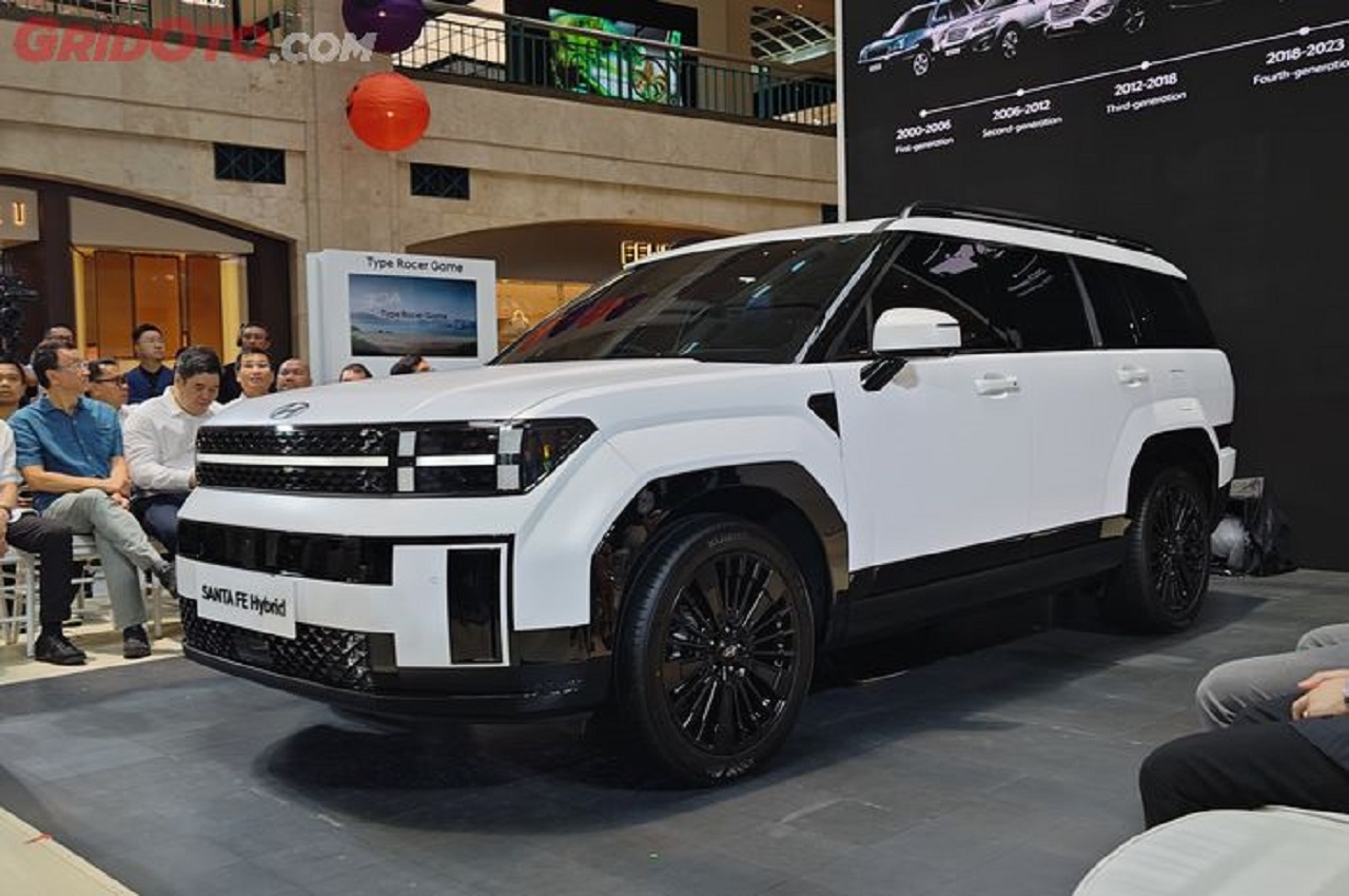 Hyundai Santa Fe Hybrid. SP/ JKT