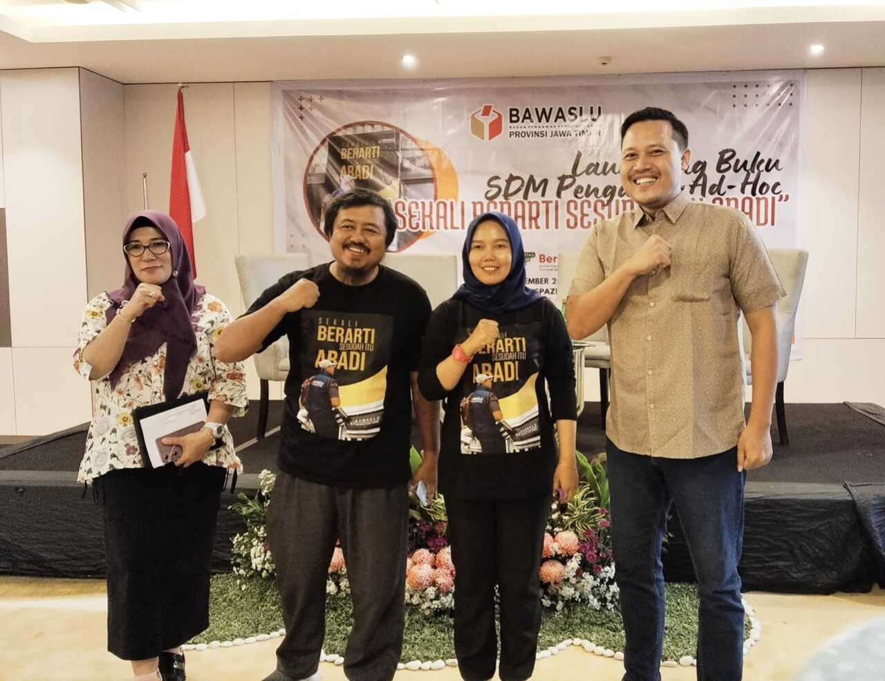 Badan Pengawas Pemilu (Bawaslu) Jawa Timur meluncurkan buku berjudul “Sekali Berarti Sesudah Itu Abadi”. SP/ NI