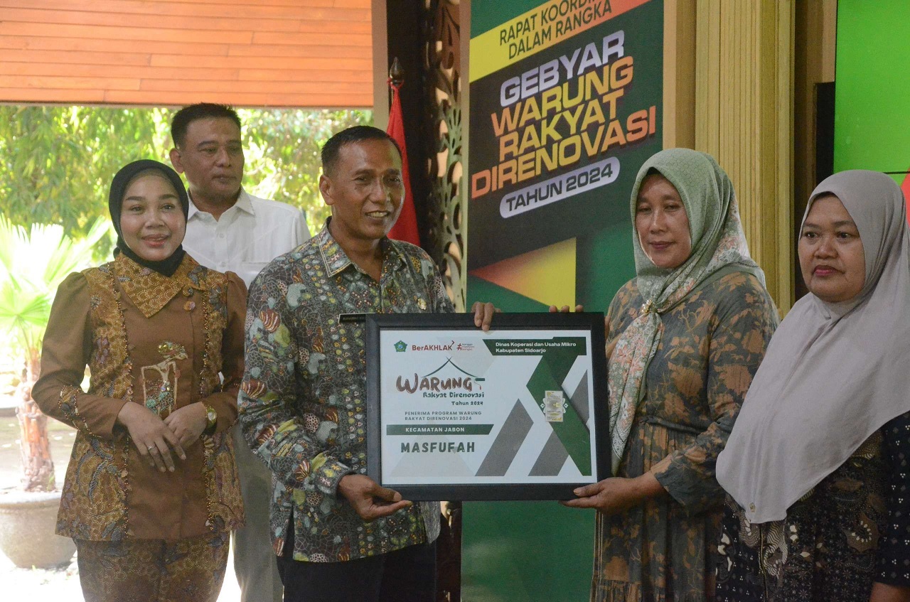 Program renovasi warung rakyat oleh Pemkab Sidoarjo berlanjut. SP/ SDA