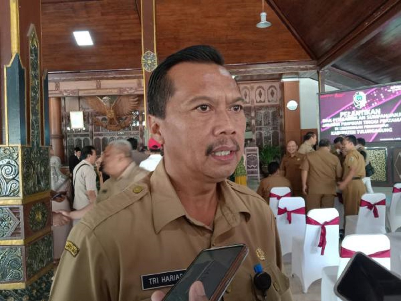 Sekda Tulungagung Tri Hariadi (kanan). SP/ TLG