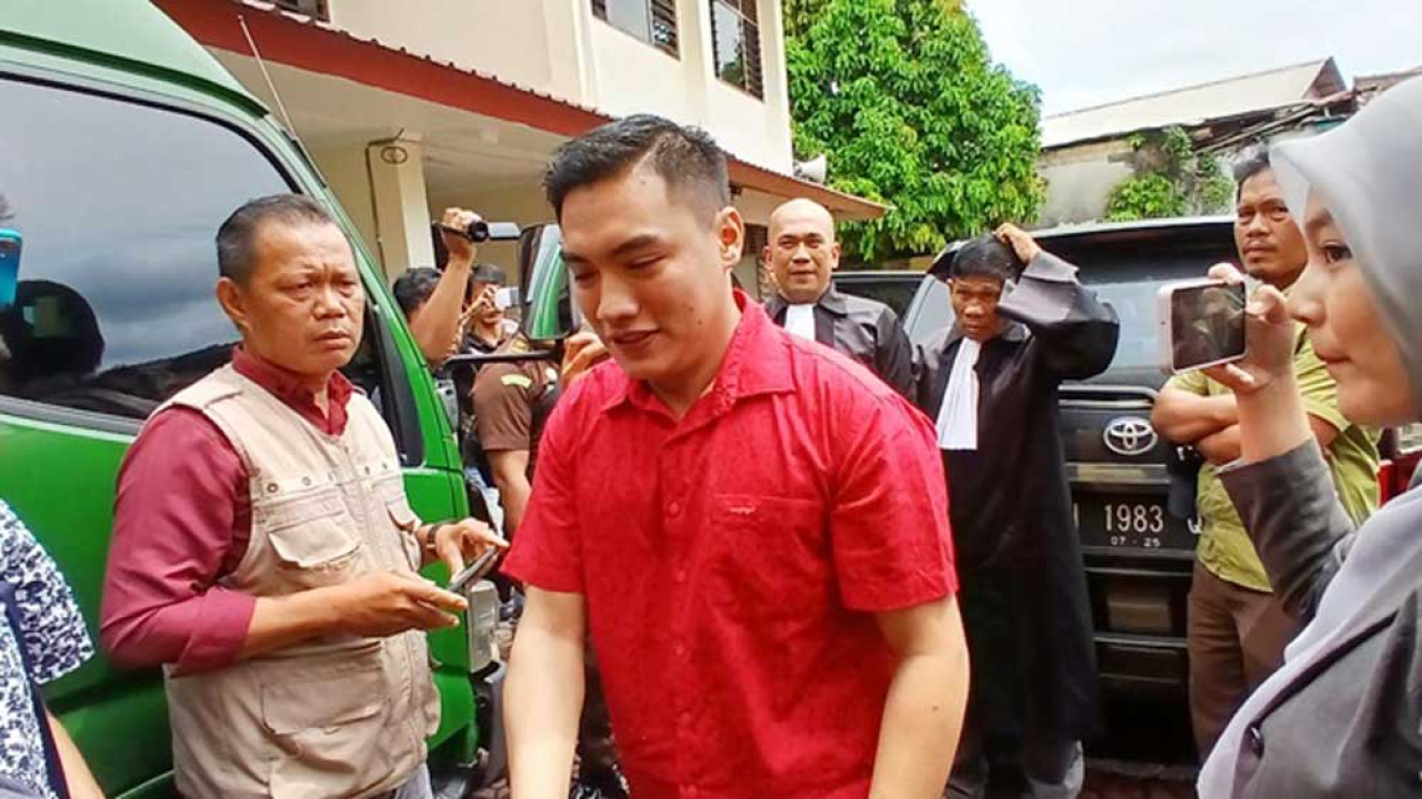 Ekspresi Ryan Susanto alias Afung, usai divonis bebas oleh Majelis Hakim Pengadilan Negeri Pangkalpinang.