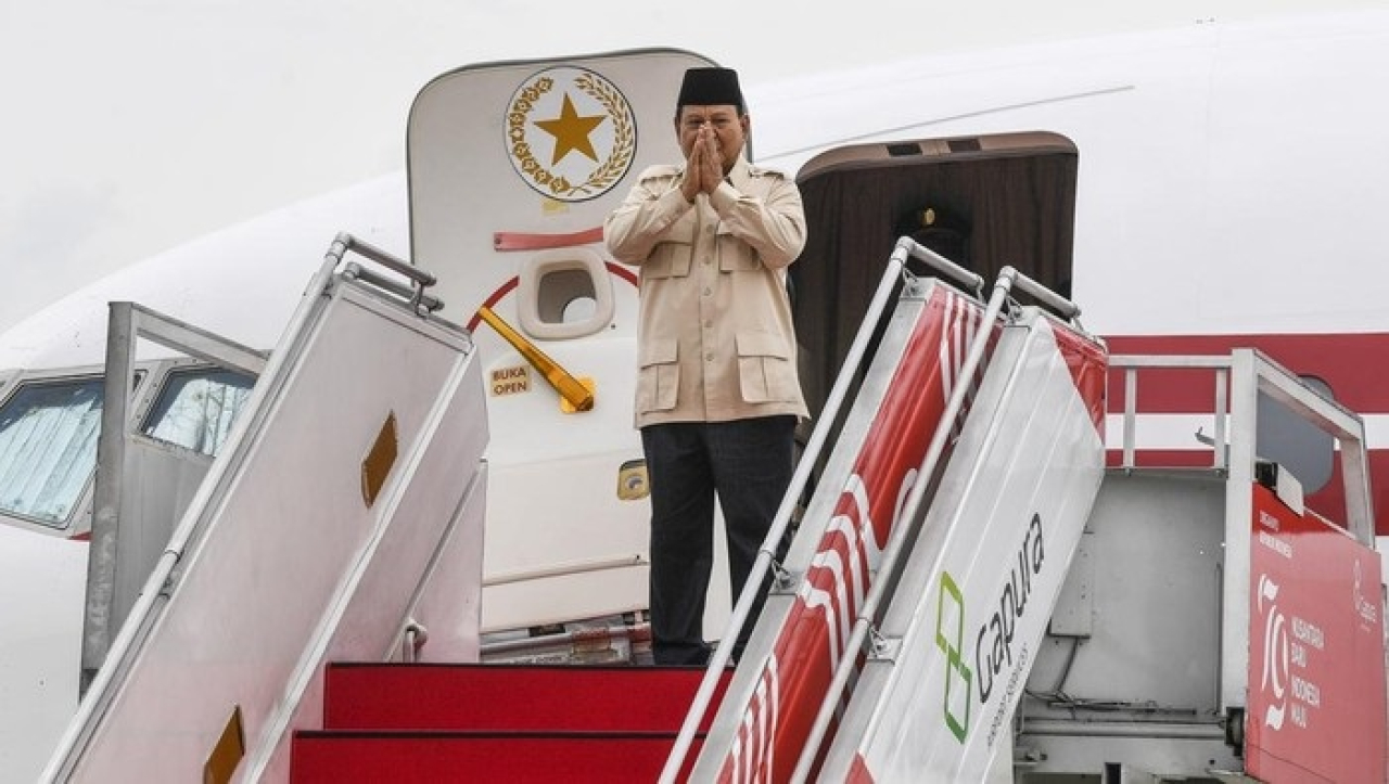 Presiden Prabowo, sebelum tinggal landas meninggalkan Indonesia sebelum berangkat ke Kairo, Mesir, Selasa (17/12/2024).