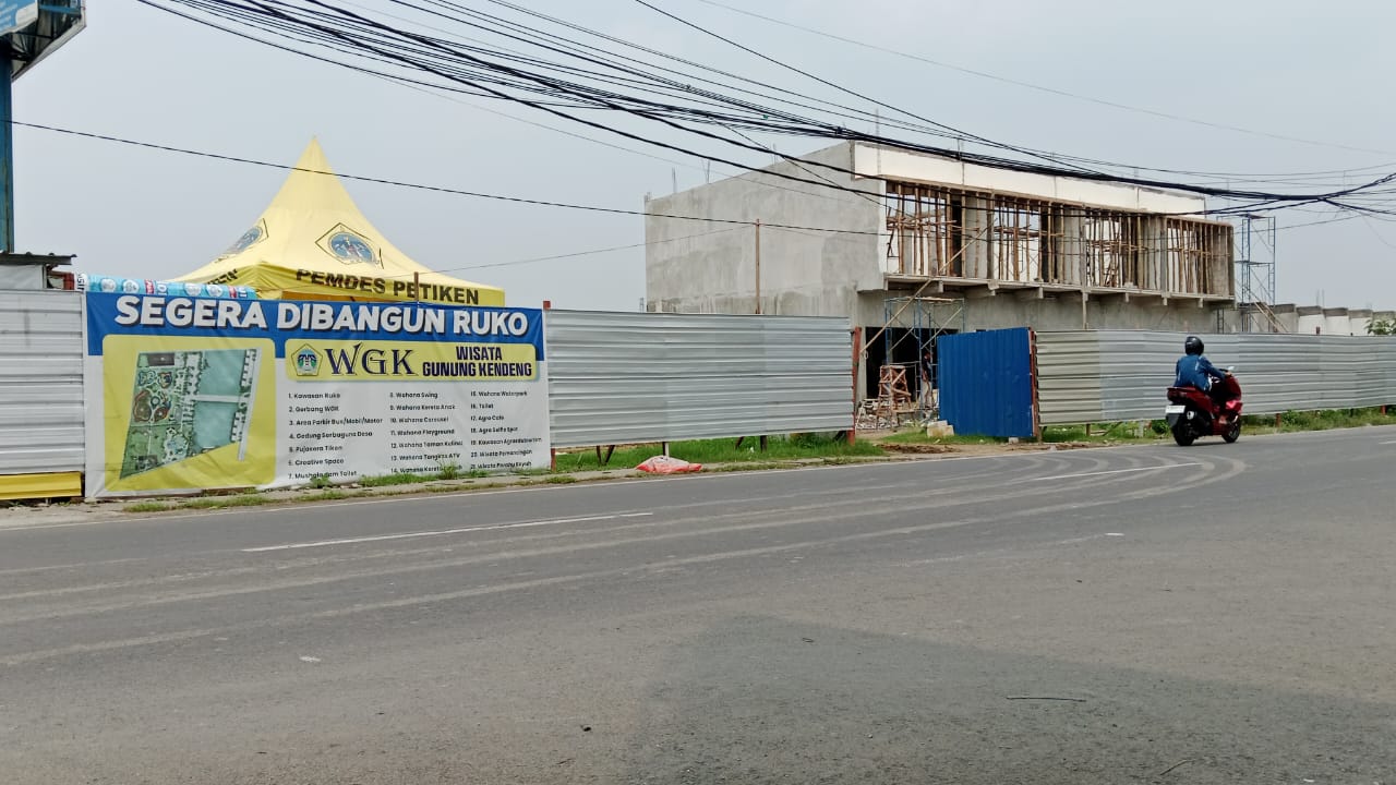 Kawasan Wisata Gunung Kendeng (WGK) dalam proses pembangunan oleh Pemdes Petiken, Kecamatan Driyorejo, Gresik. SP/M Aidid