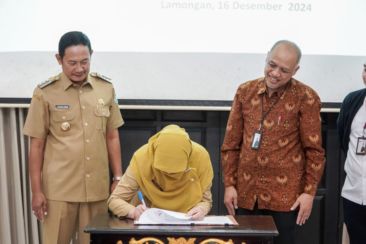 Penandatanganan nota kesepakatan atau Memorandum of Understanding (MoU) dengan Badan Penyelenggara Jaminan Sosial (BPJS) Cabang Gresik. SP/MUHAJIRIN 