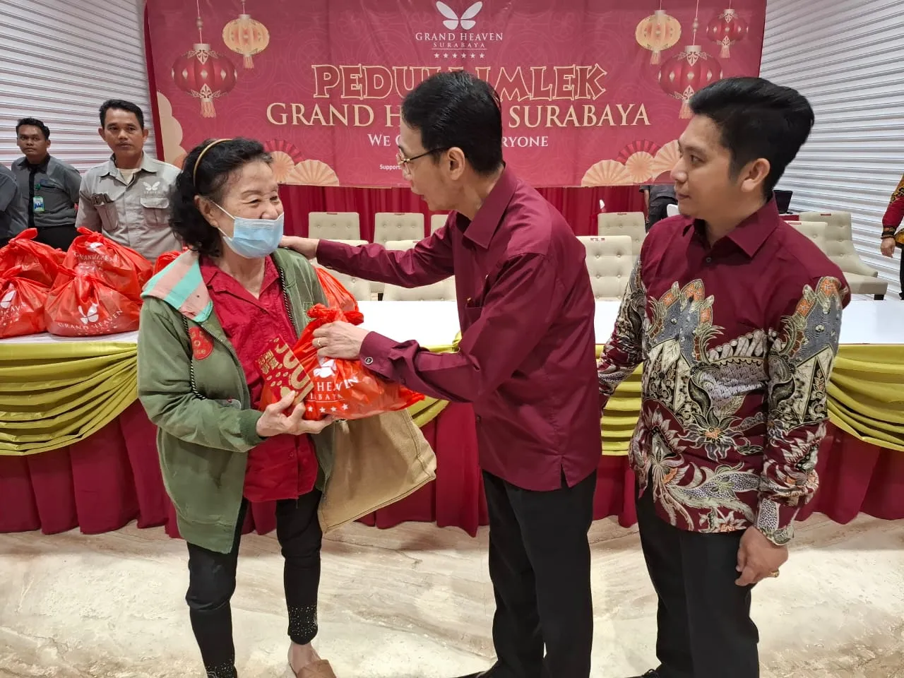 Sambut Imlek 2025, Rumah Duka Grand Heaven Surabaya Gelar Baksos