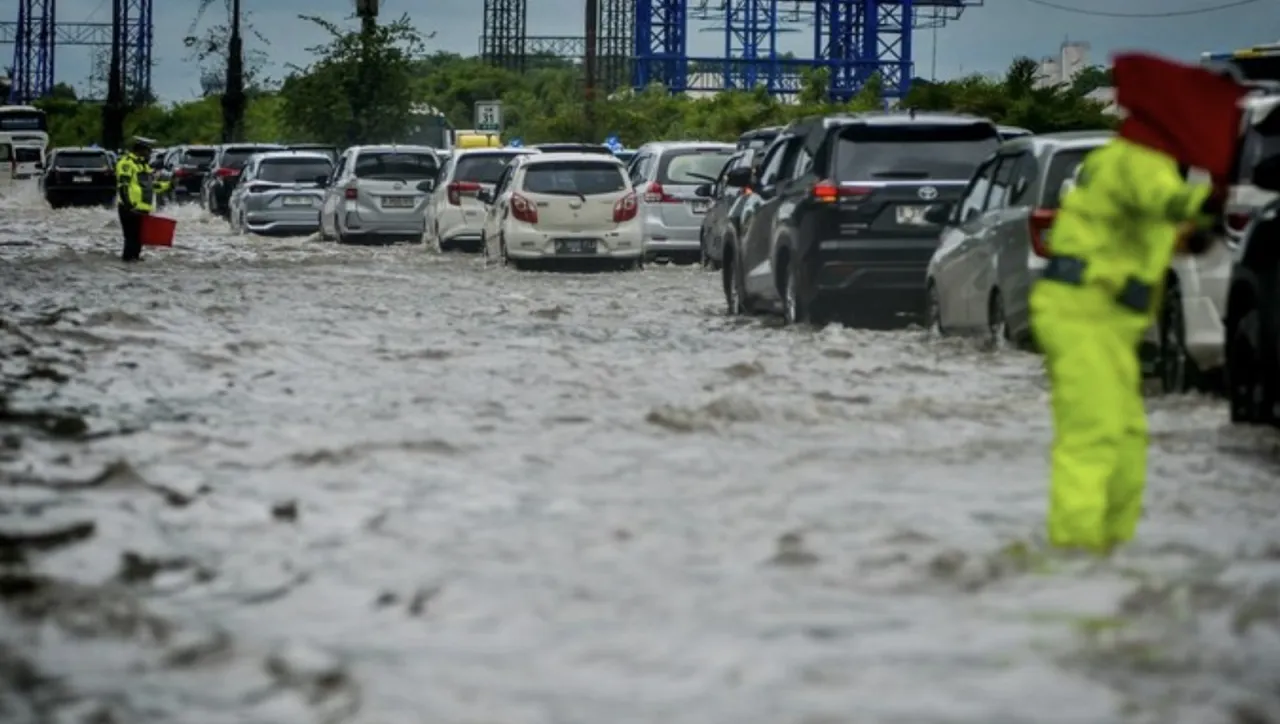 Akses ke Terminal 2  Soetta, Sempat Terendam
