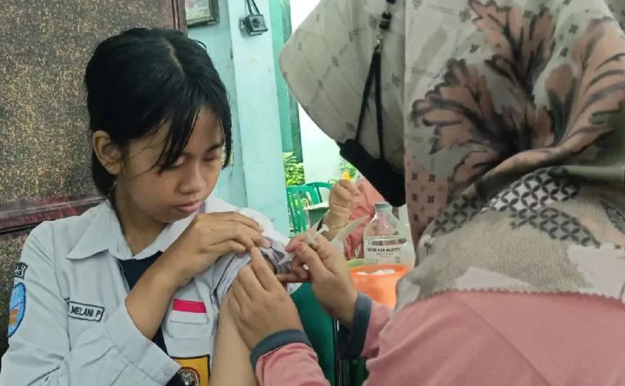 Cegah Kanker Serviks, Dinkes PPKB Kota Madiun Gencarkan Vaksin HPV Bagi Pelajar Putri