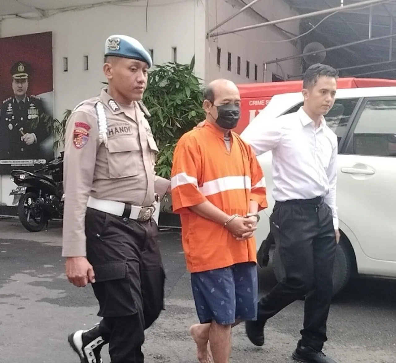 Baca juga : Ketua RW di Malang Sodomi 7 Anak Laki-laki, 2 Diantaranya Keponakan Sendiri