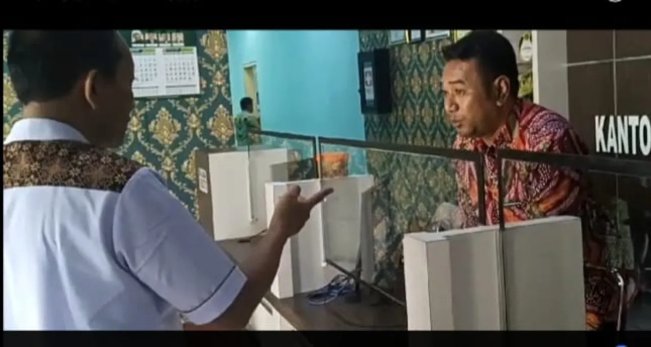 Baca juga : Kemenag Sampang Diduga 'Alergi' pada Wartawan