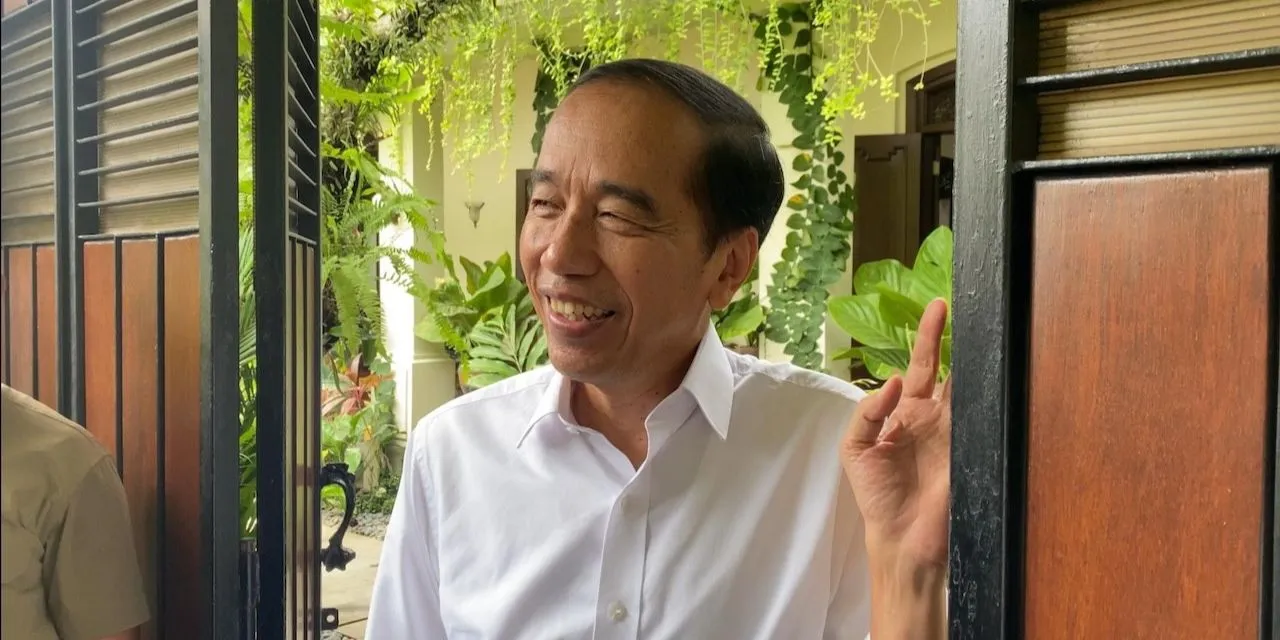 Baca juga : Dijuluki Presiden Korup Dunia, Jokowi Terkekeh