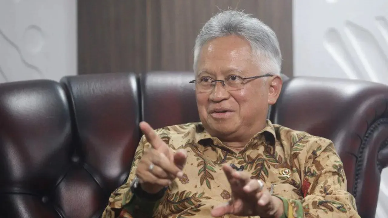 Menteri Satryo Soemantri Bantah Pemarah