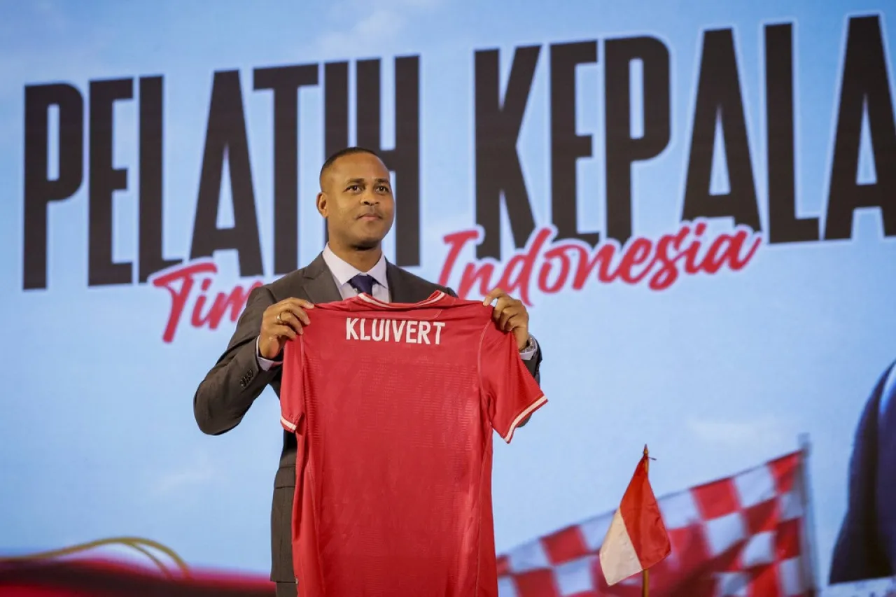 Patrick Kluivert, Pernah Digaji Klub di Turki Rp2,3 Miliar Perbulan
