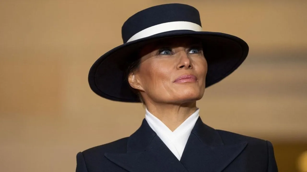 Melania Trump, Berbusana Seperti Janda Mafia