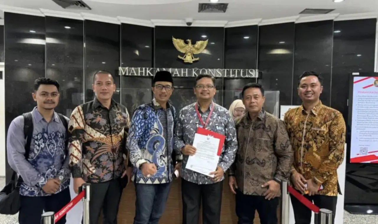 Baca juga : Khofifah-Emil, Emoh Pilgub Jatim Dianggap ada Kecurangan TSM