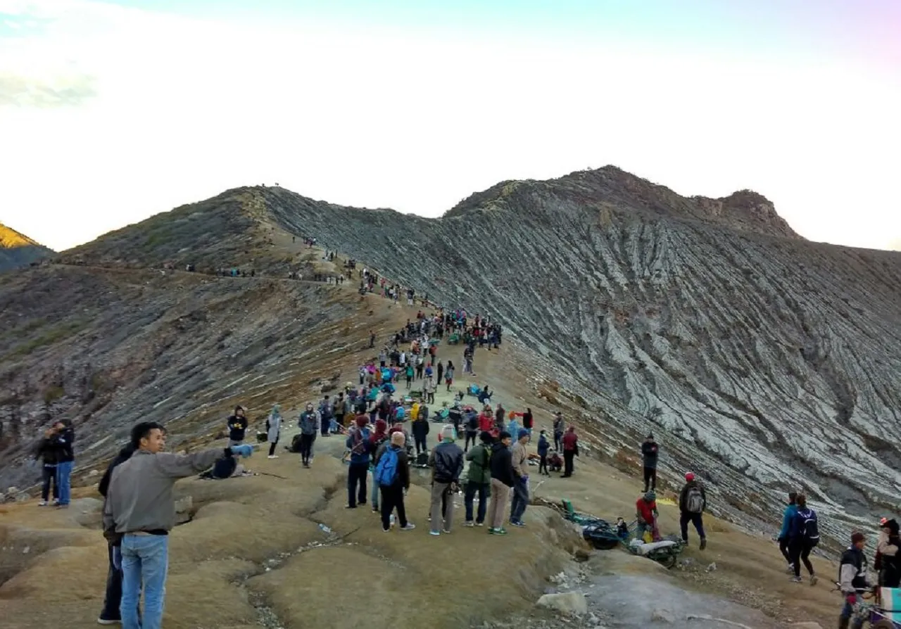 TWA Kawah Ijen di Banyuwangi Ramai Kunjungan Wisatawan 2 Kali Lipat