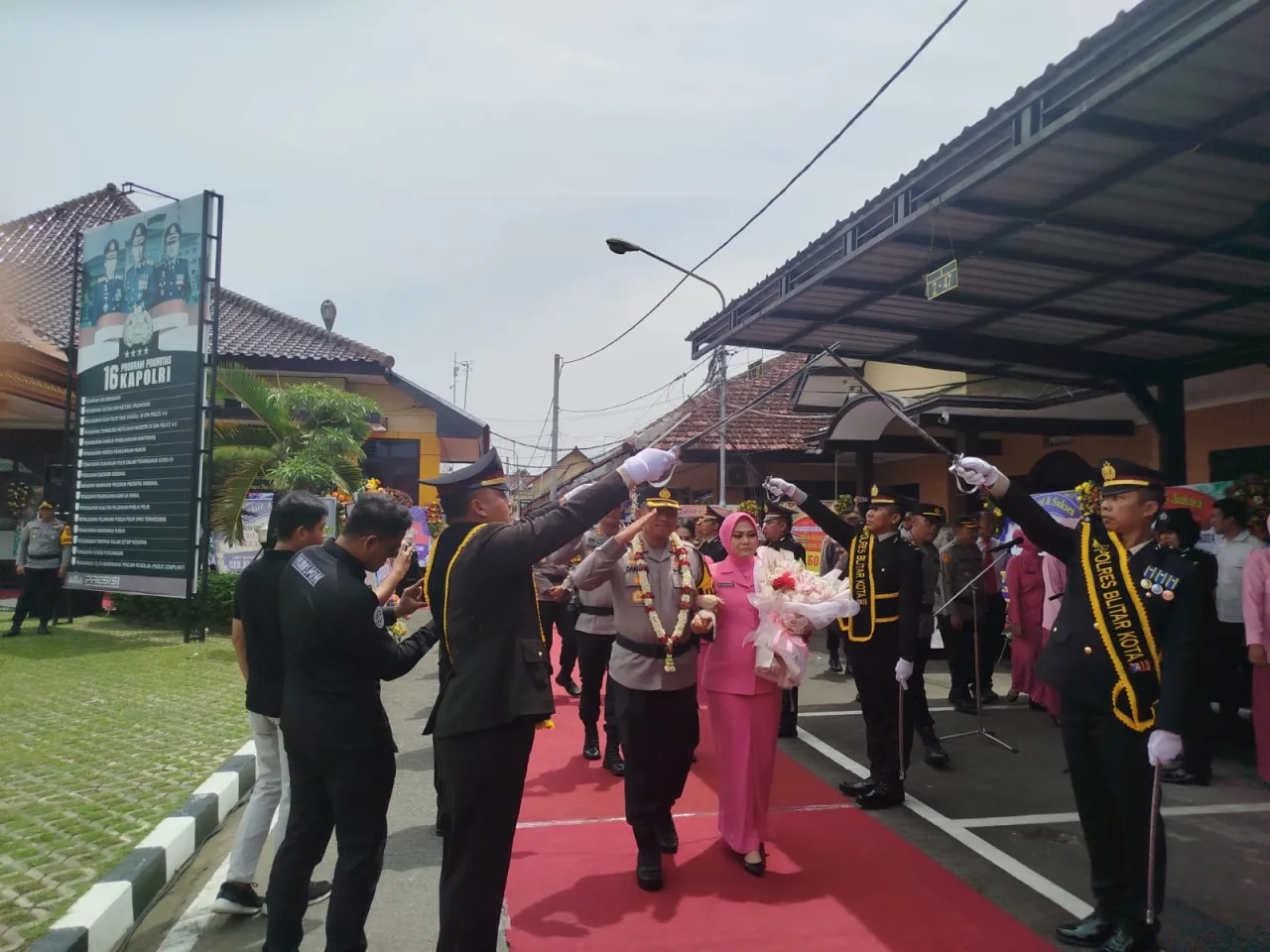 Pedang Pora Lepas dan Sambut Kapolres Blitar Lama dan Baru