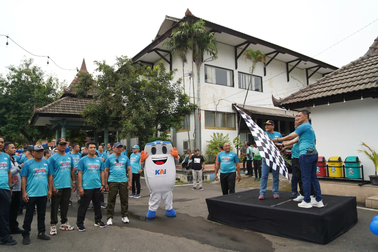 Jalan Sehat Warnai Tandai Peluncuran KA Madiun Jaya Warga Siap Nikmati Perjalanan Modern