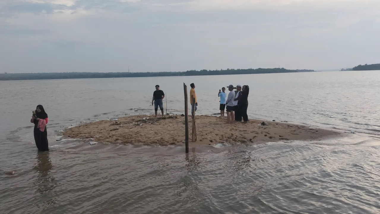 Soal Laut Ber-SHM, Warga Sumenep Tuntut Polda Jatim Periksa Kades