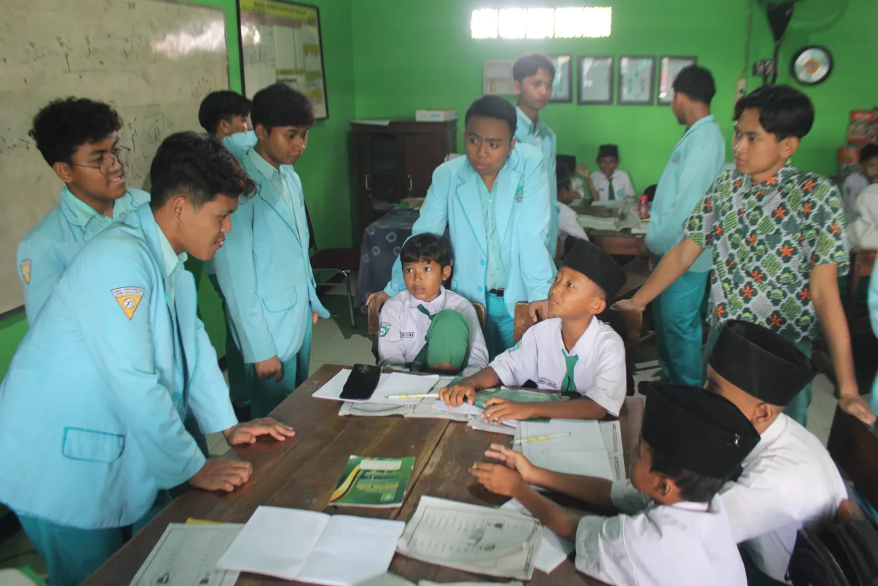 SDGs Project 2025, Ajak Santri SMA Progresif Lakukan Pengabdian Masyarakat