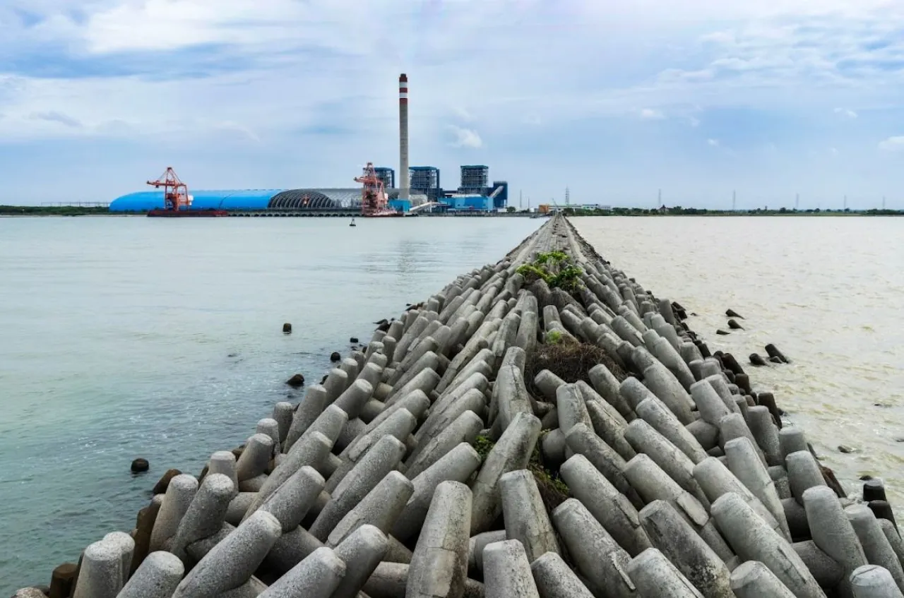 PLN Manfaatkan FABA Jadi Berbagai Bahan Pendukung Infrastruktur Masyarakat