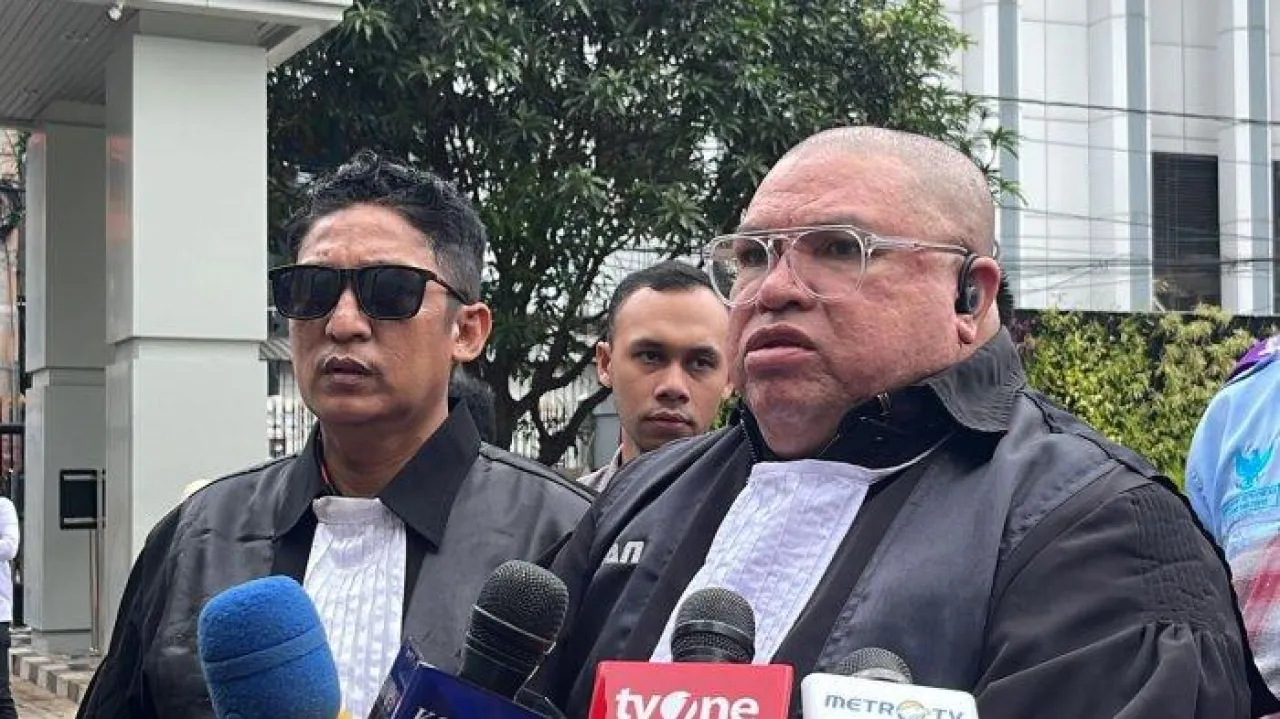 Staf Pengacara Razman Nasution, Diberhentikan dari KAI
