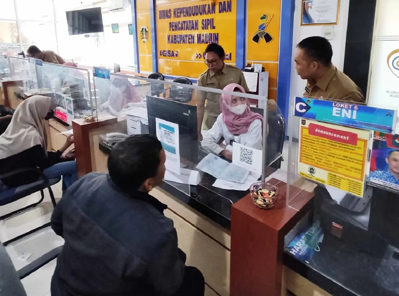 Baca juga : Dispendukcapil Madiun Layani Cetak 50 KTP Elektronik dalam Sehari