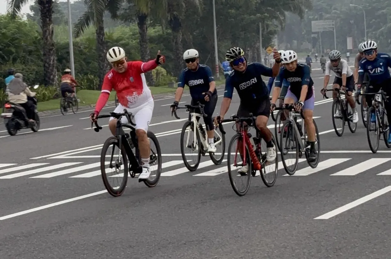 Gowes Pagi Bareng BRI di Grand Island Pakuwon dipimpin Dokter Agung