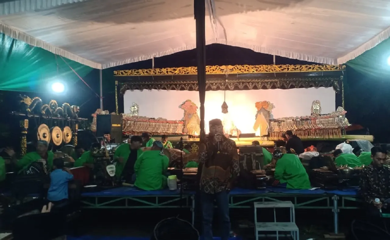 Desa Gelam Sidoarjo Gelar Pagelaran Wayang Kulit Semalam Suntuk