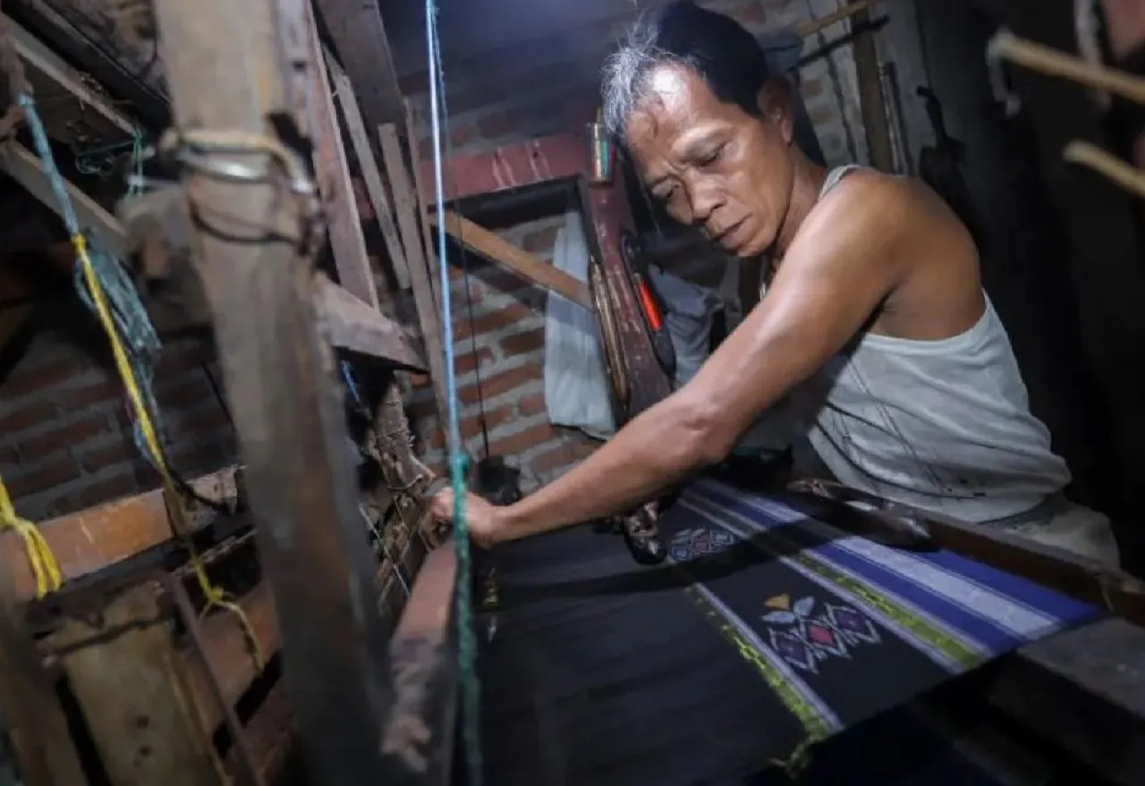 Jelang Ramadhan 1446 H, Permintaan Tenun Ikat Parengan Naik 40-60 Persen