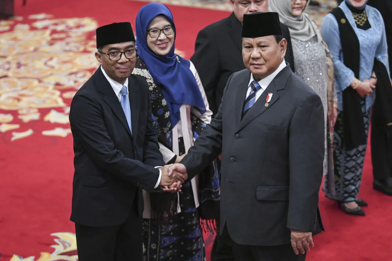 Brian dan Satryo, Berpelukan Sebelum Sertijab