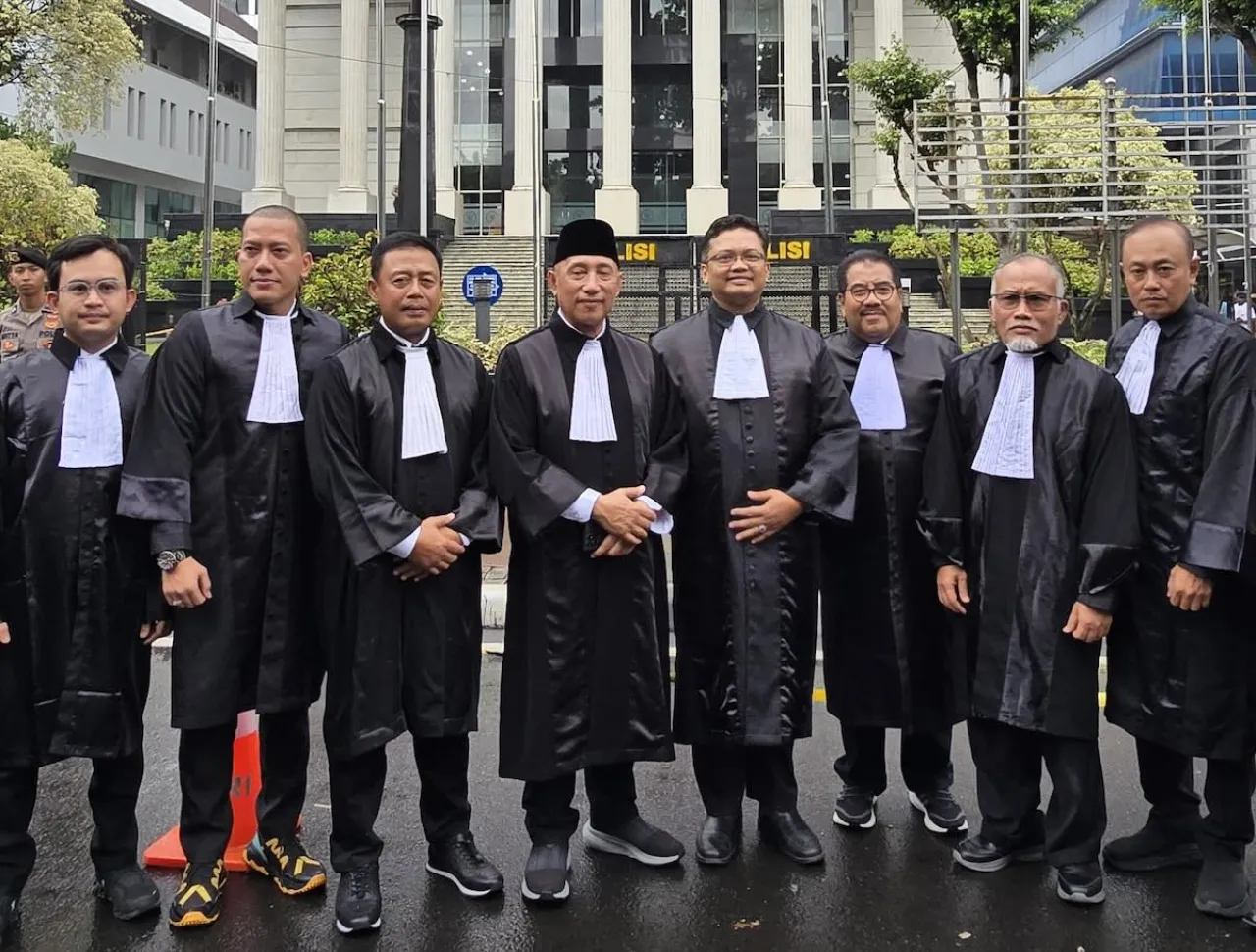 Baca juga : Sah! Menang Putusan MK, Khofifah-Emil Jadi Pemengan Pilgub Jatim 2024