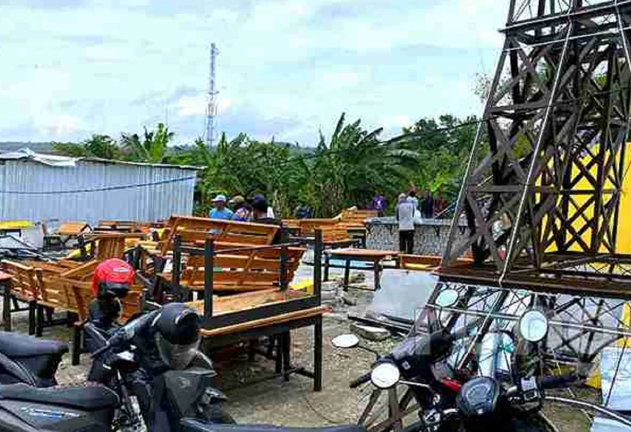 Hujan Angin di Tuban Picu Pohon Tumbang hingga Rumah Warga Rusak