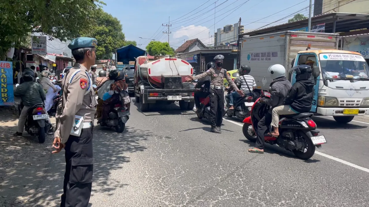 Satlantas Polres Blitar Kota bersama Team Gabungan Lakukan Operasi Kamsel Semeru 2025
