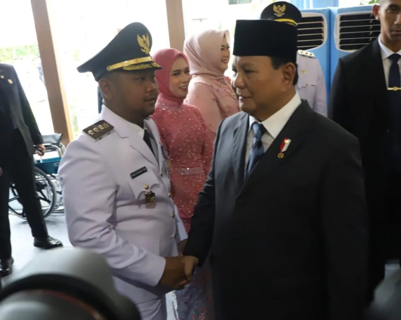 Baca juga : Usai Dilantik Presiden, Bupati dan Wakil Bupati Gresik Siap Wujudkan “Gresik Baru Lebih Maju”