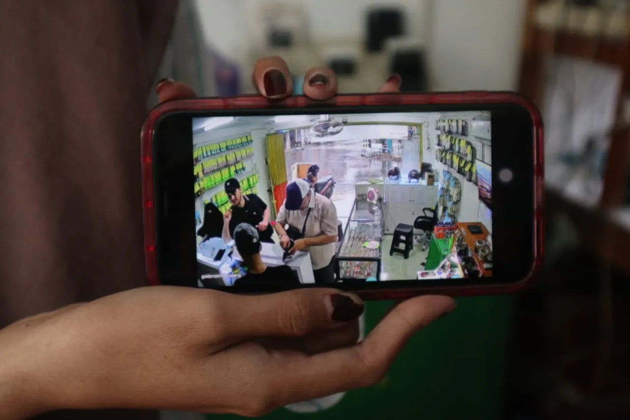 Penjaga Konter HP di Jombang Jadi Korban Gendam, Pelaku Diduga WNA