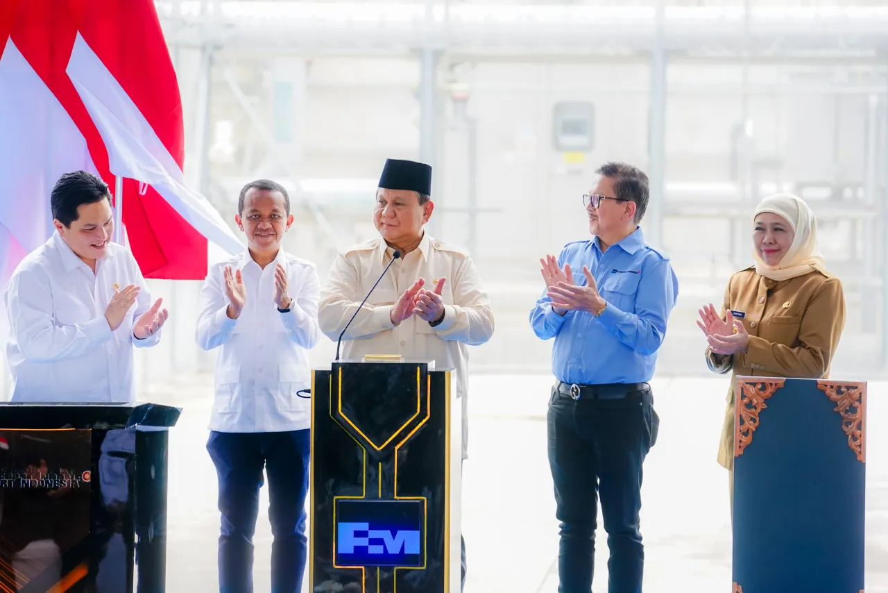 Gubernur Khofifah Dampingi Presiden Prabowo Resmikan Pabrik Pemurnian Logam Mulia PTFI