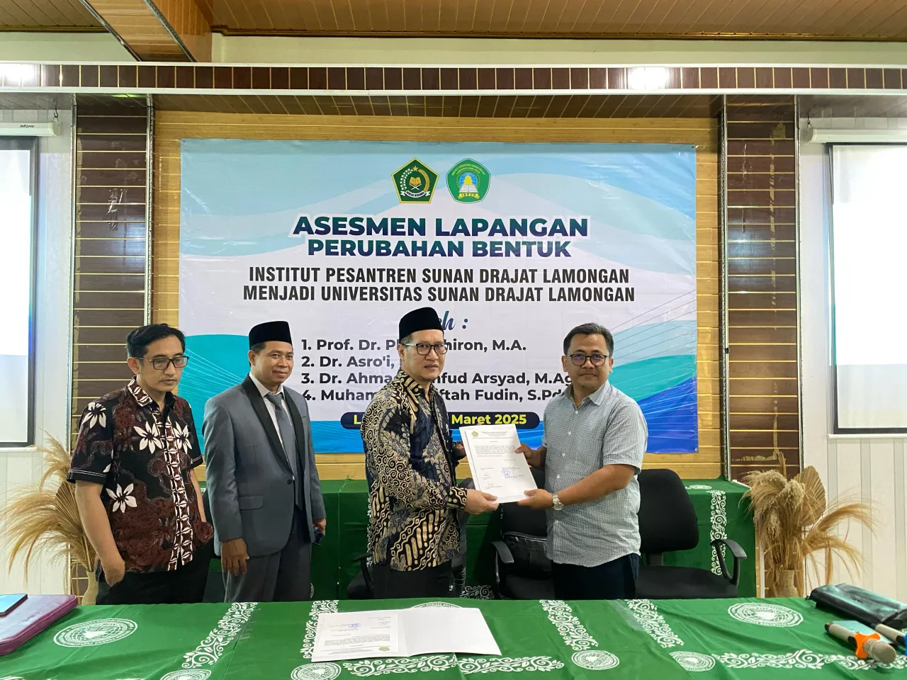 Baca juga : Visitasi Lancar, INSUD Segera Bertransformasi Menjadi Universitas Sunan Drajat