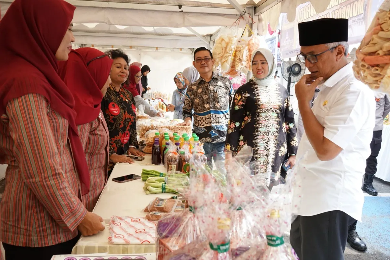 Wakil Wali Kota Kediri Qowimuddin Tinjau Bazar dan Operasi Pasar Murni