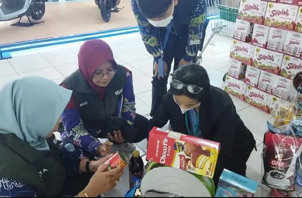 Sidak Parcel Lebaran, Dinkes Tulungagung Temukan Makanan Tak Layak Edar