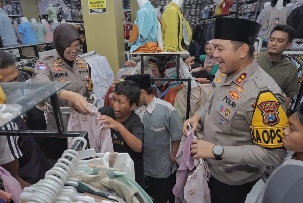 Peduli Anak Yatim Piatu, Polres Blitar Salurkan Bantuan ke Pondok Ahsanul Aitam