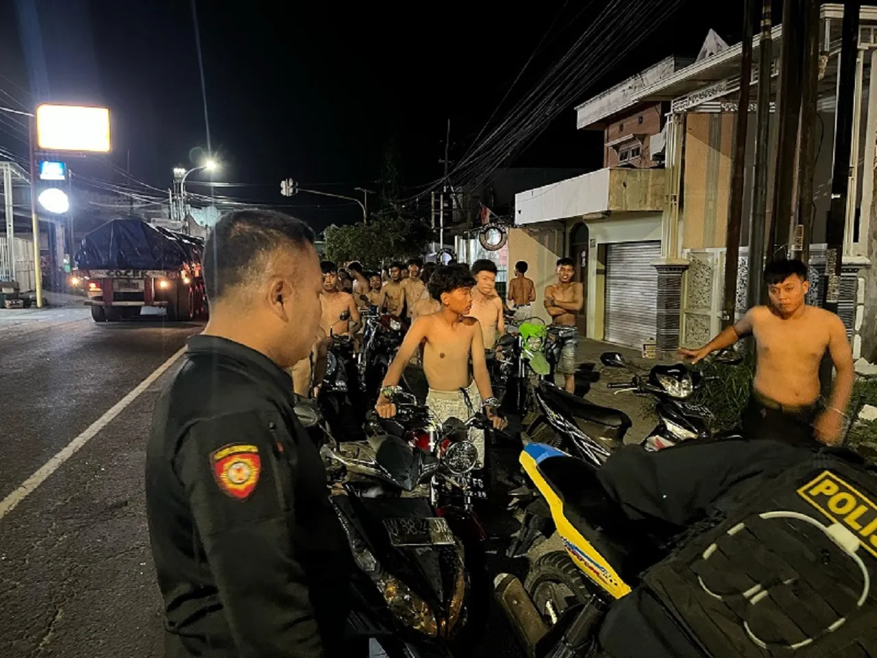 Raimas Kalamunyeng Polres Gresik Gagalkan Balap Liar, Amankan 54 Remaja dan 22 Motor