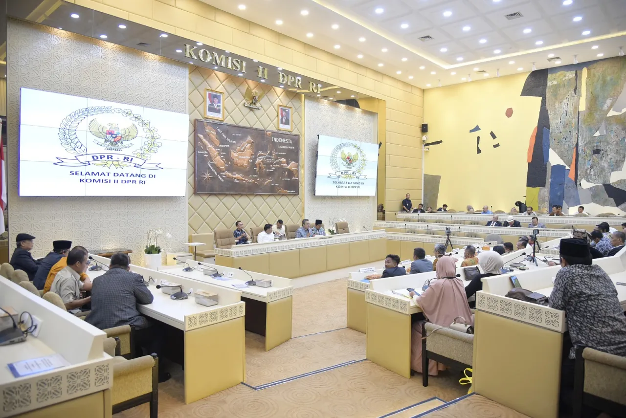 Bersuara di Senayan, Minta SHM Laut di Sumenep Dicabut