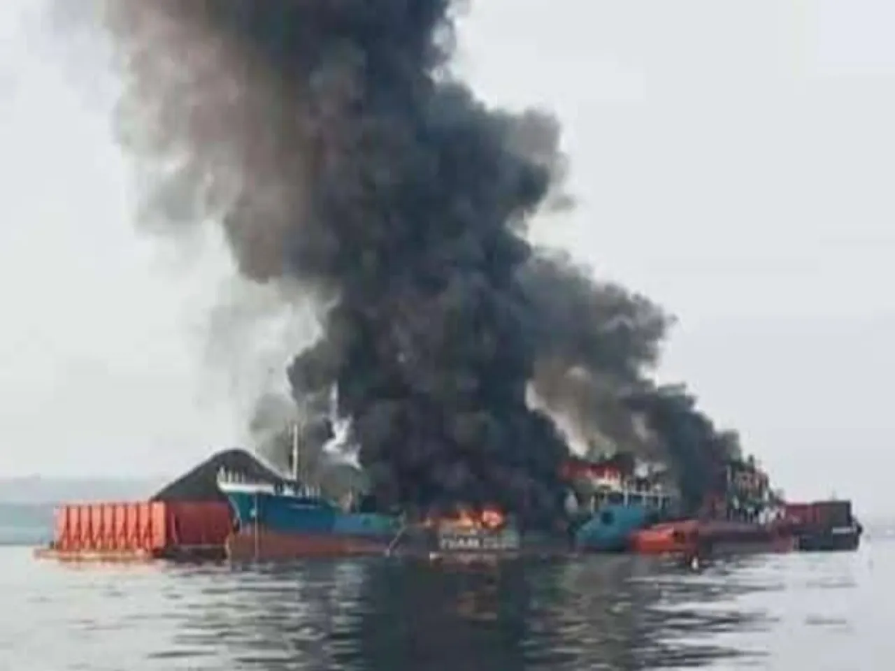 Kapal Meledak Dahsyat di Perairan Lamongan, 2 Orang  Meninggal