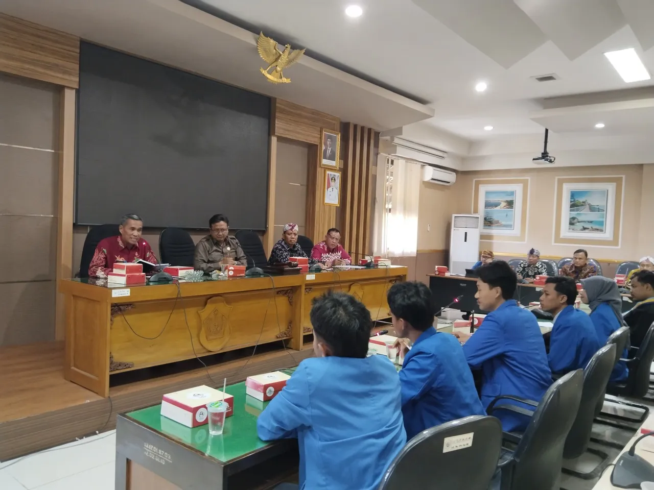 Dihadapan Anggota Dewan, PMII Beberkan APBD Lamongan Habis untuk Jalan-jalan dan Mamin