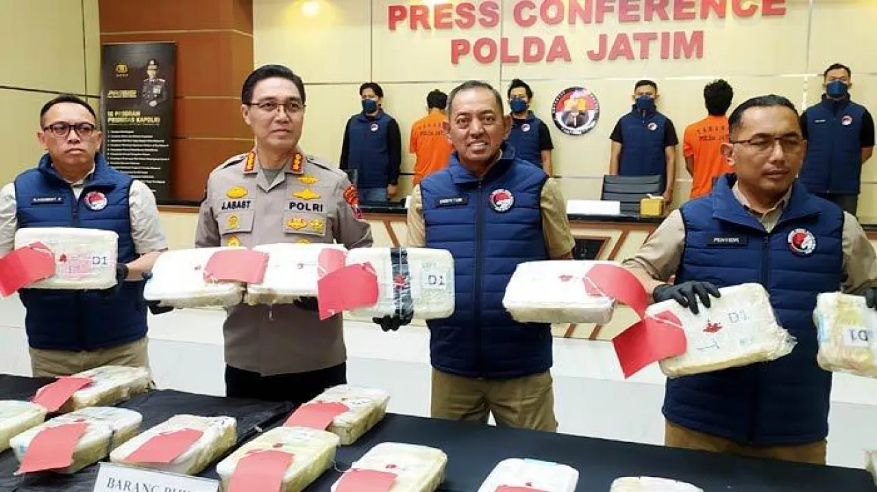 Amankan Barang Bukti Sabu 21 kg Dikemas dalam Tupperware