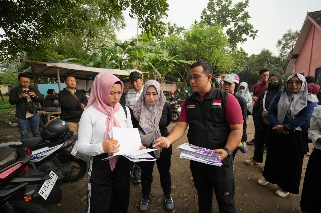 Tinjau Pasar Hewan Sekar Putih, Walikota Ning Ita Kaget Jumlah Pedagang Membludak